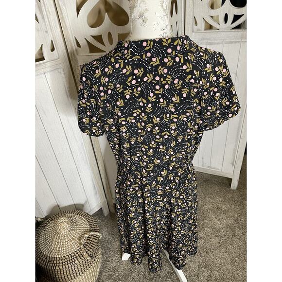 Modcloth Midi Floral Short Sleeve Dress Cottage Core Deep V Size 12 Black Pink - Picture 2 of 6
